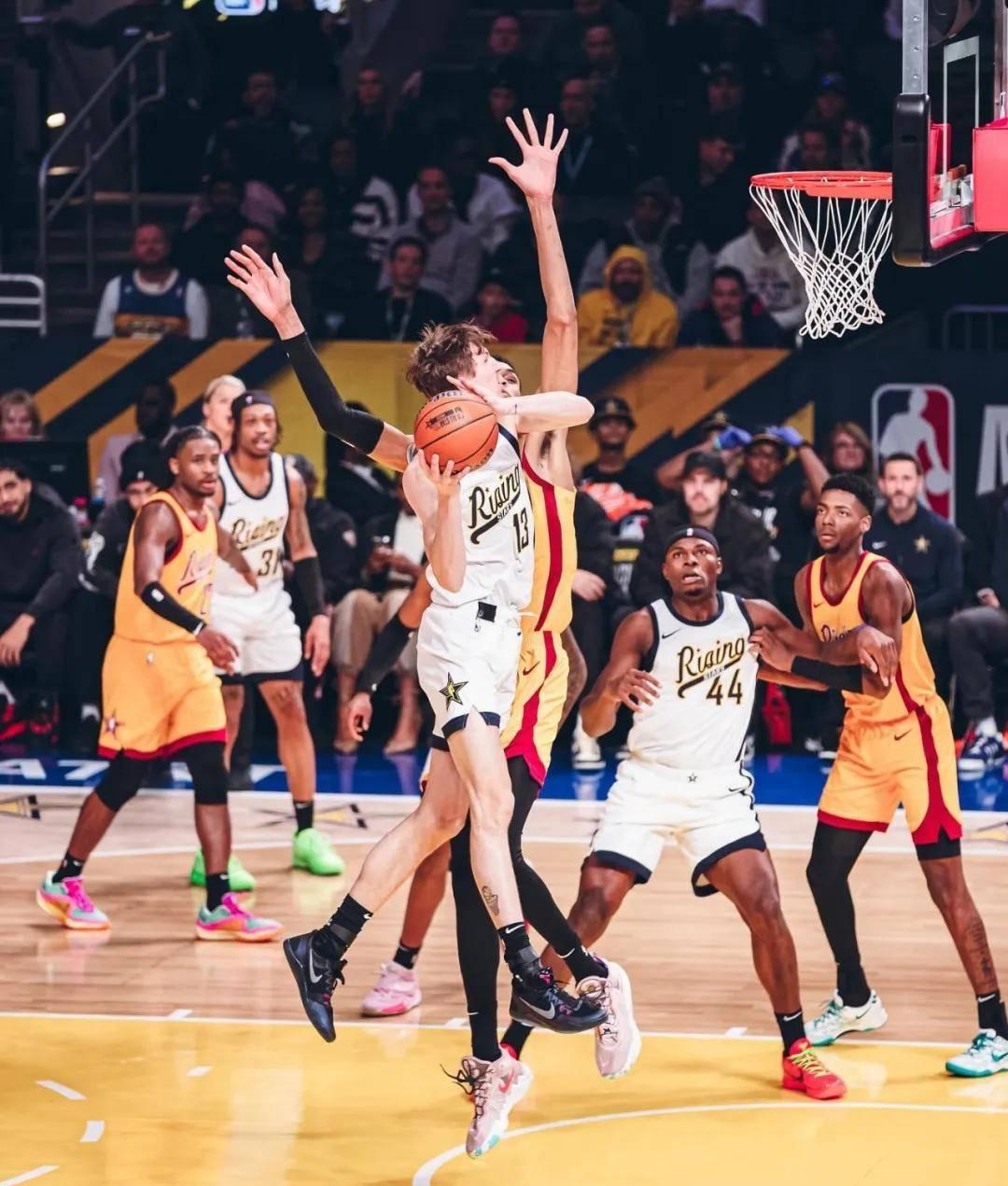 开云-关于公牛客场击败步行者,拉文全面表现出色的信息