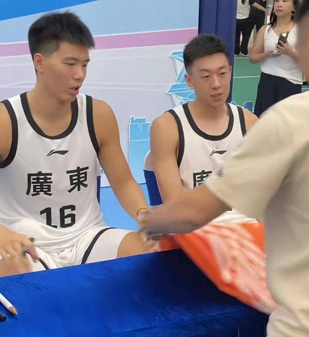 开云体育官网-广东男篮再度击败对手,豪取六连胜