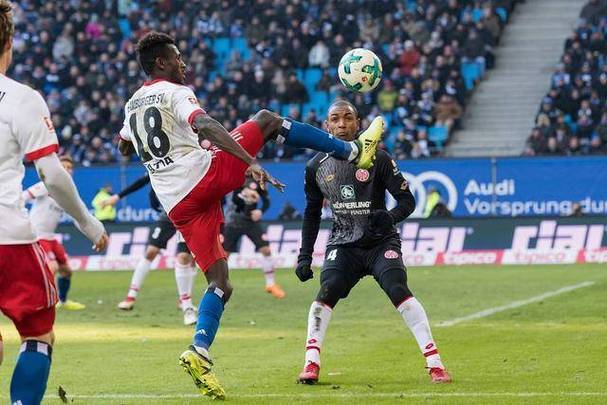 柏林赫塔队新赛季状态神勇，德甲前四固守