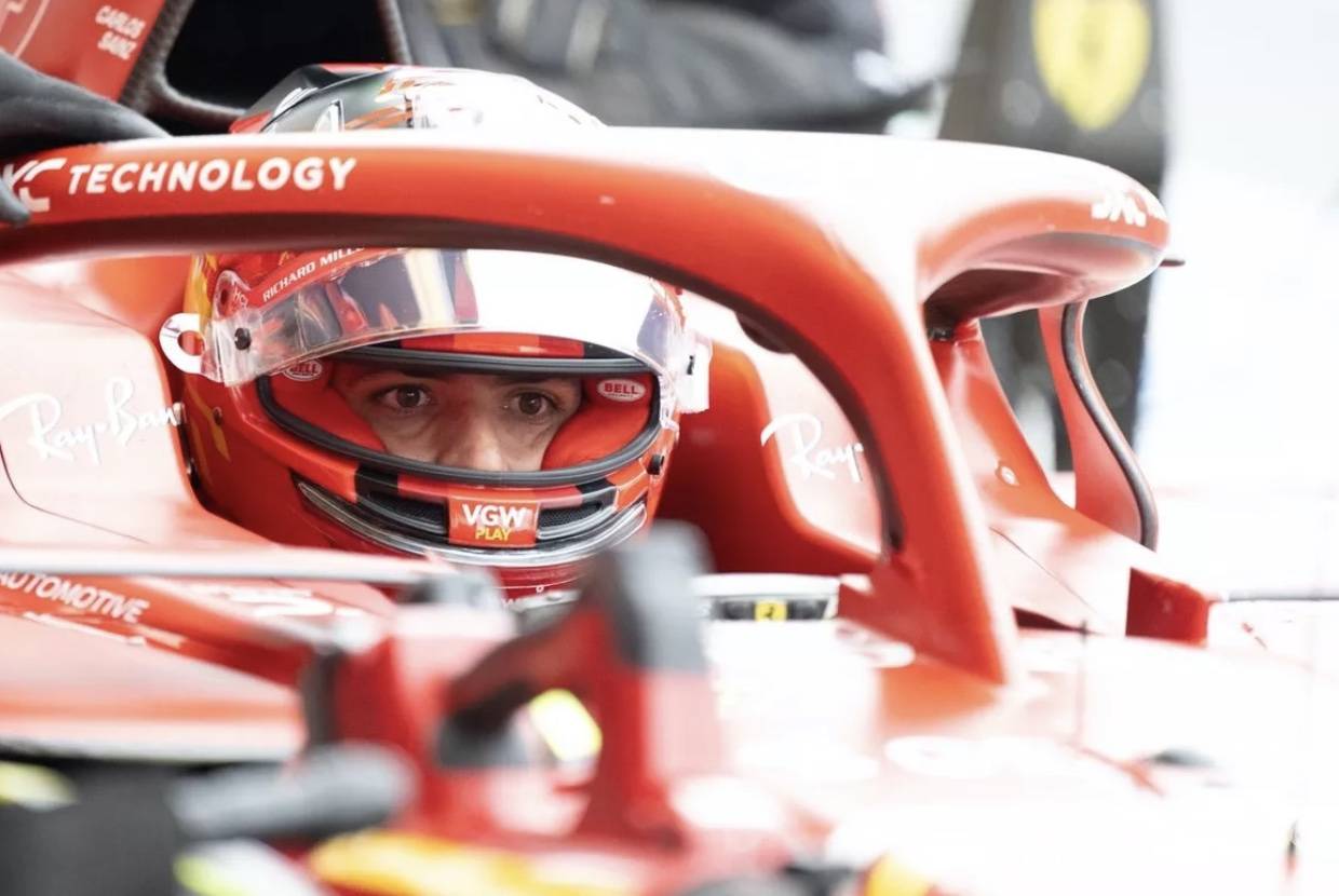 开云体育官网-包含梅赛德斯完胜红牛车队,塞恩斯惊艳四座的词条