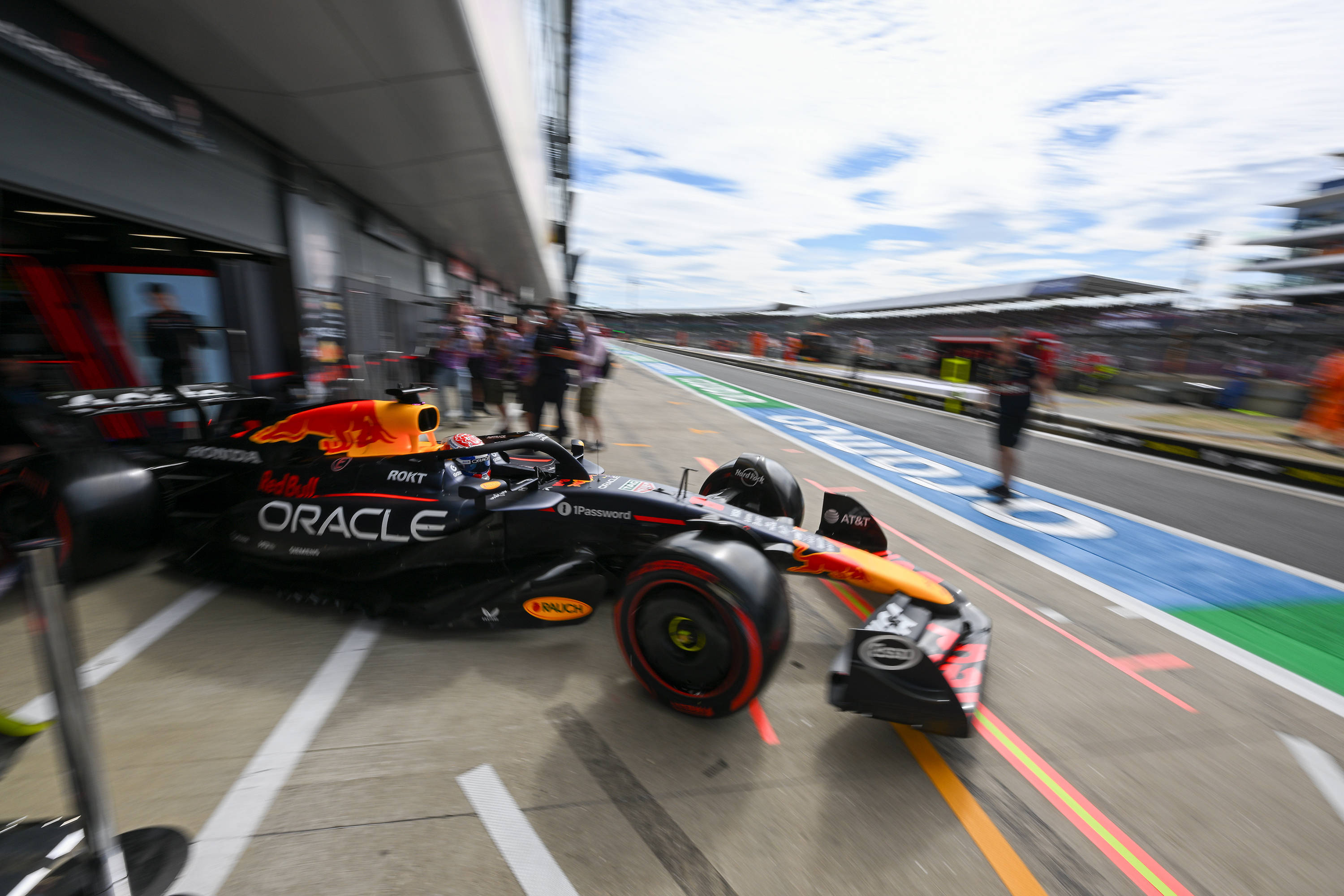 开云sport-包含哈斯车队力克威廉姆斯,诺里斯扛起全队的词条