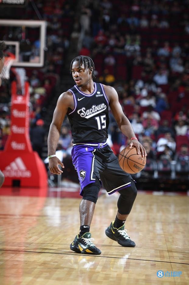 山东队绝杀广东队，米切尔状态火热