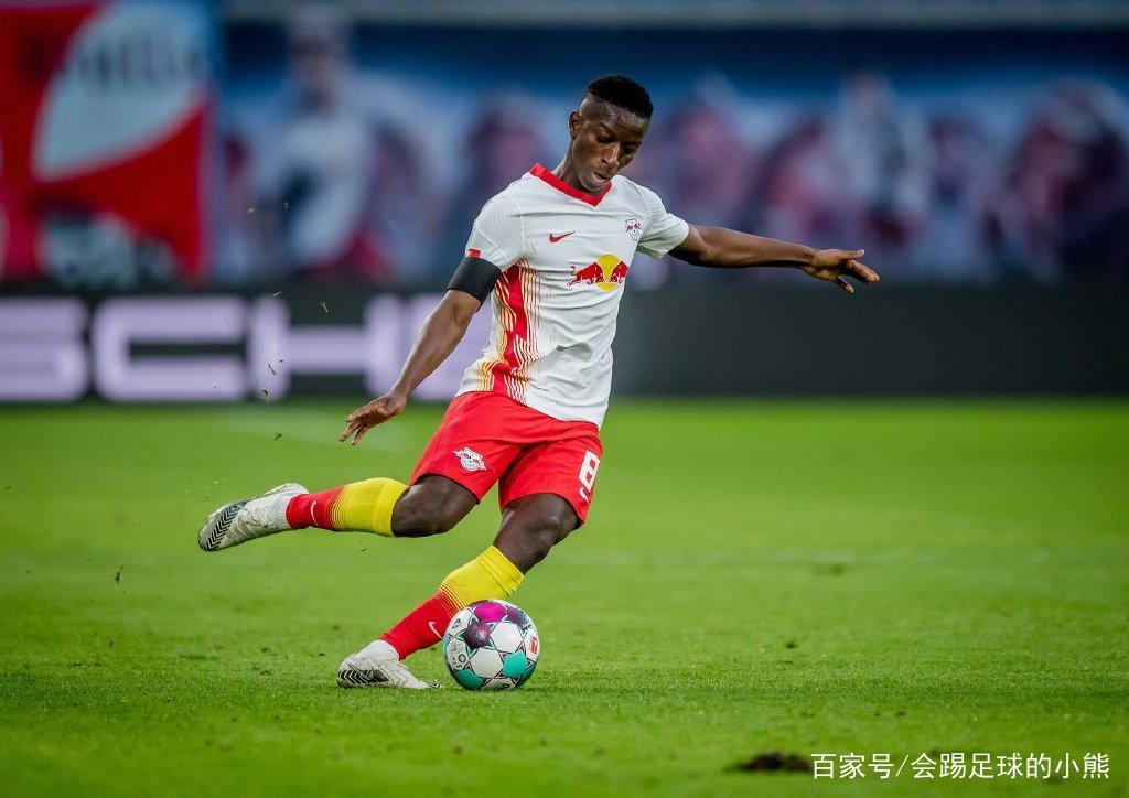 开云体育-莱比锡红牛绝杀巴萨，本泽马刷新纪录