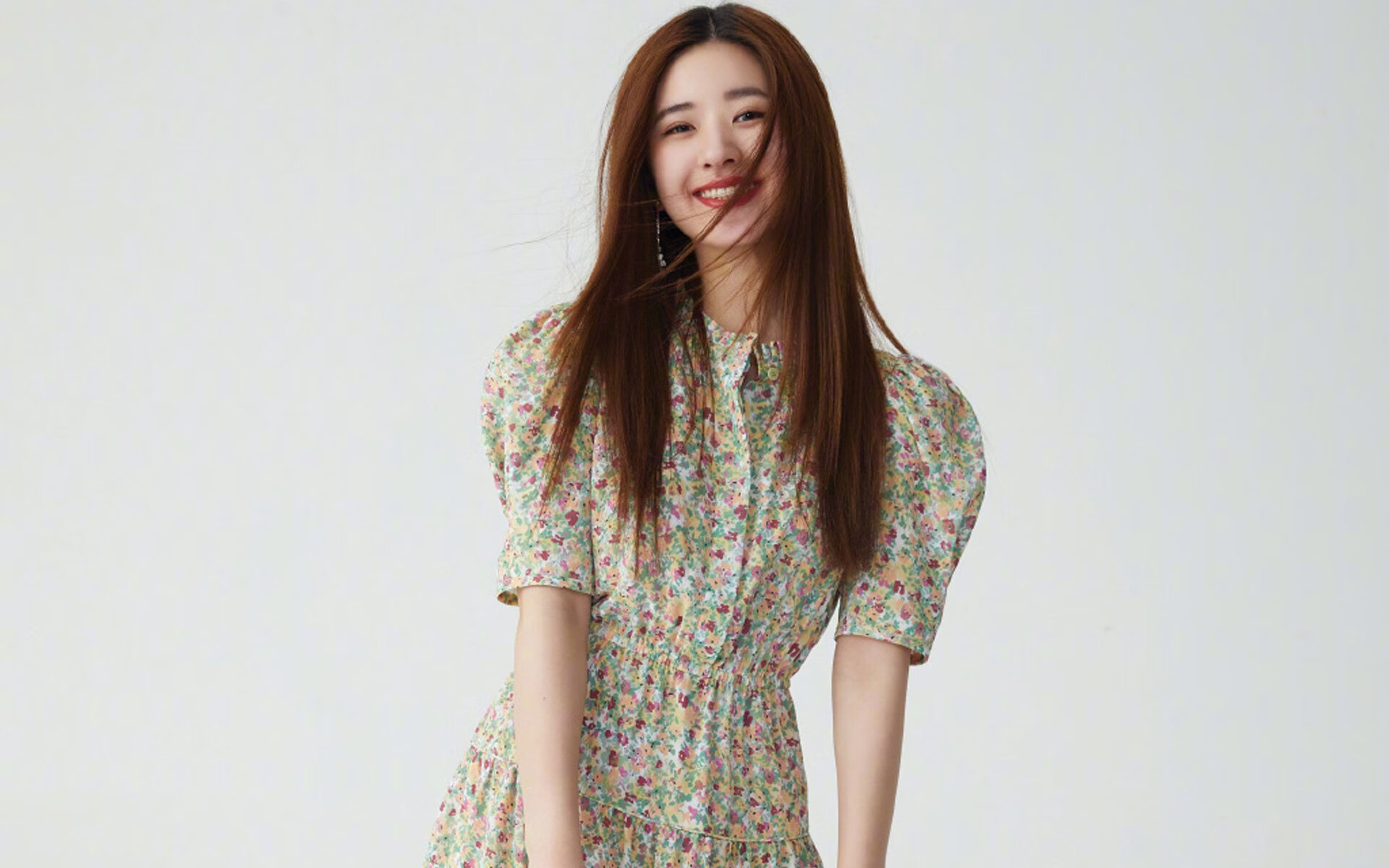 当橙色闪电劈开蓝色狂潮,萨卡的唯一性与足球的终极答案