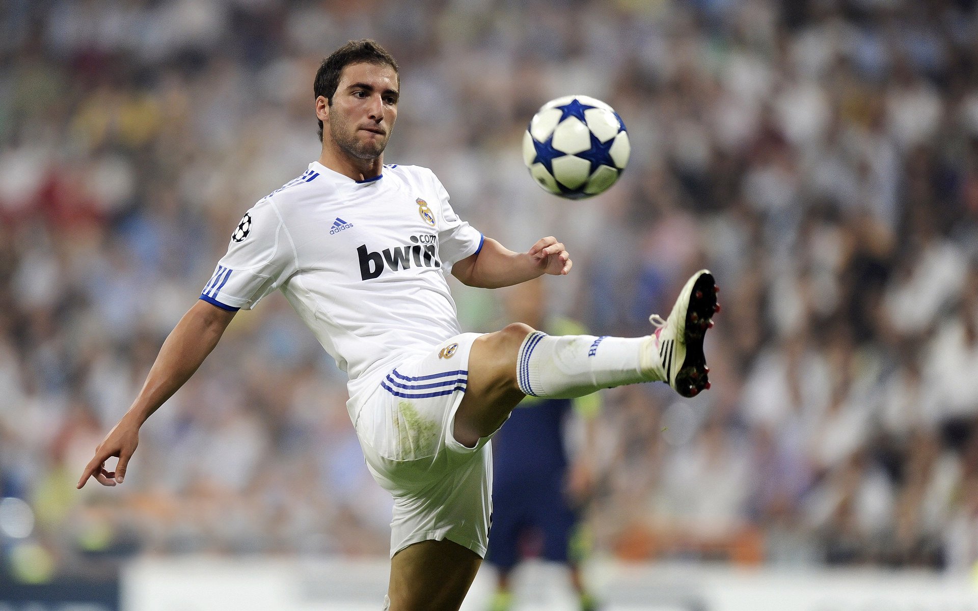 独行侠的孤独绝杀，当拉梅洛·鲍尔成为休斯顿的午夜幽灵